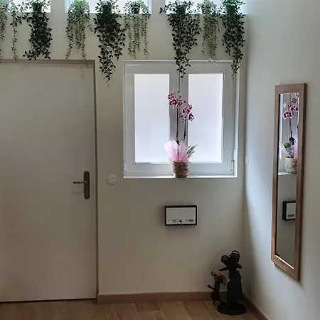 아파트 Marques Garden With Parking